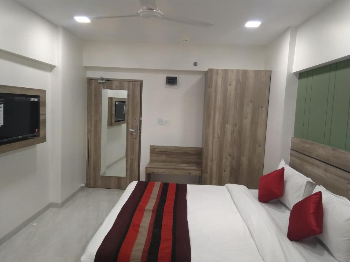 Hotel Indus Inn Pune Exterior photo