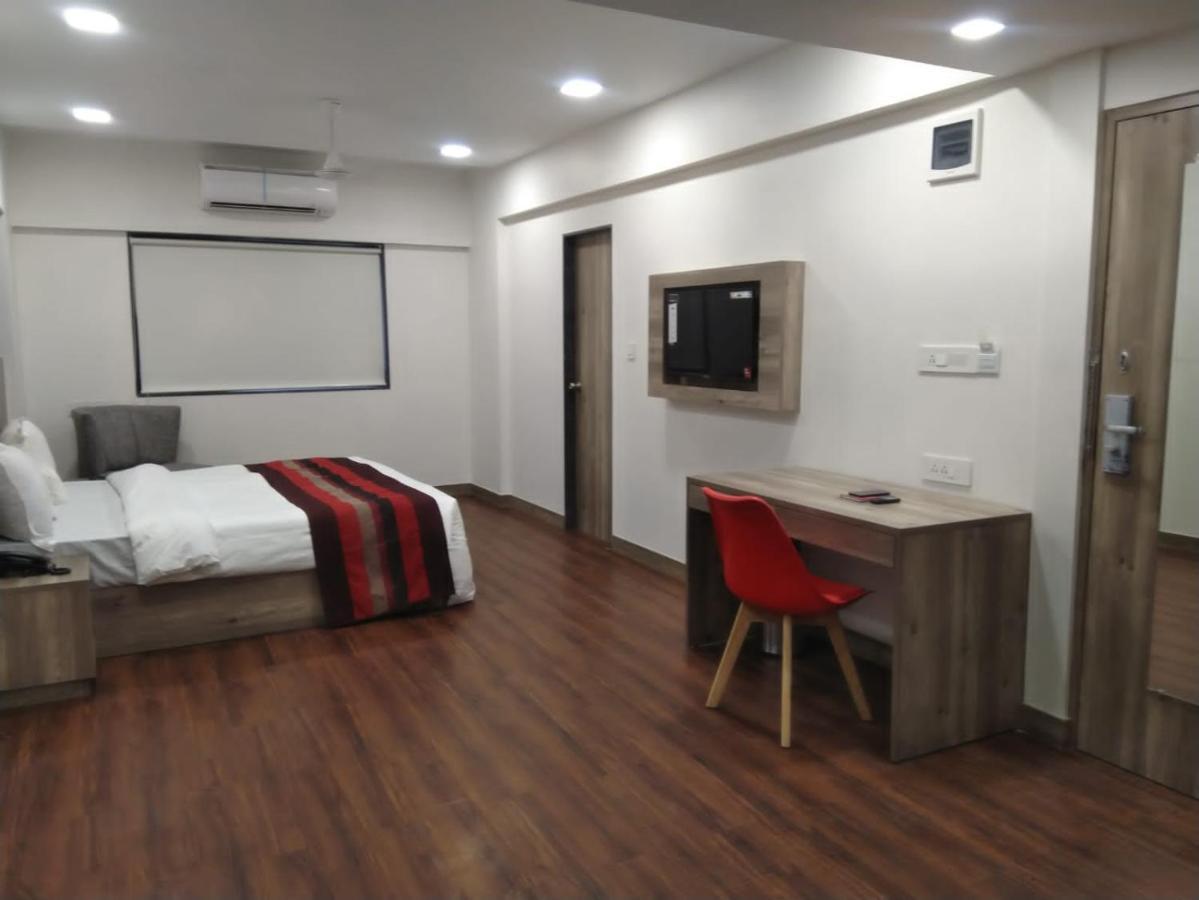Hotel Indus Inn Pune Exterior photo