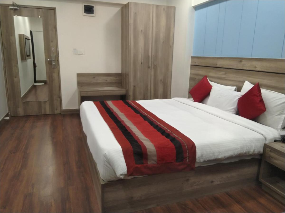 Hotel Indus Inn Pune Exterior photo